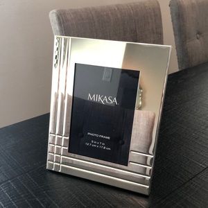 Mikasa Avenue Silver-Plated Frame NEVER OPENED!